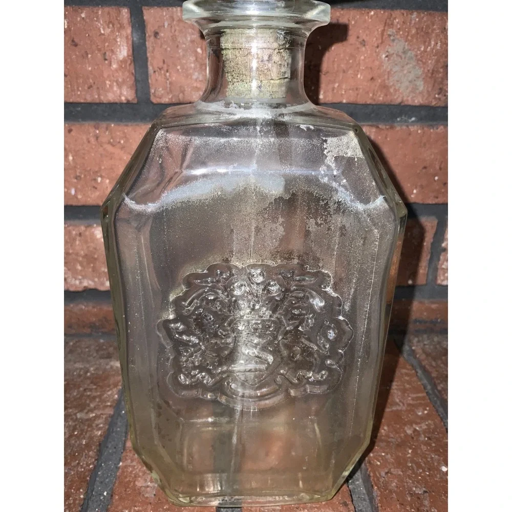 Vintage Octagonal Glass Liquor Decanter Heraldic Crest Starburst Stopper Clear‎